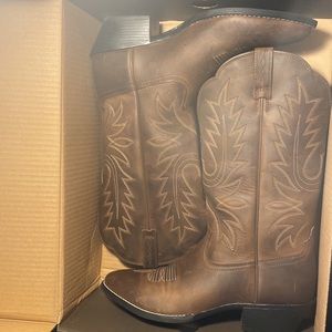 **Never Worn** Womens cowboy boot